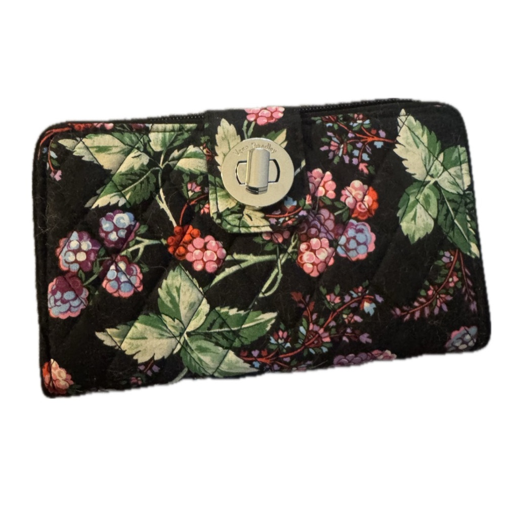 VERA BRADLEY Winter Berry Black Quilted Turnlock wallet